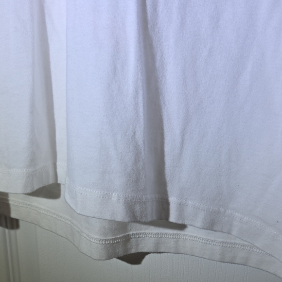 Reitmans White V-Neck Short Sleeve Tee - Picture 4 of 5